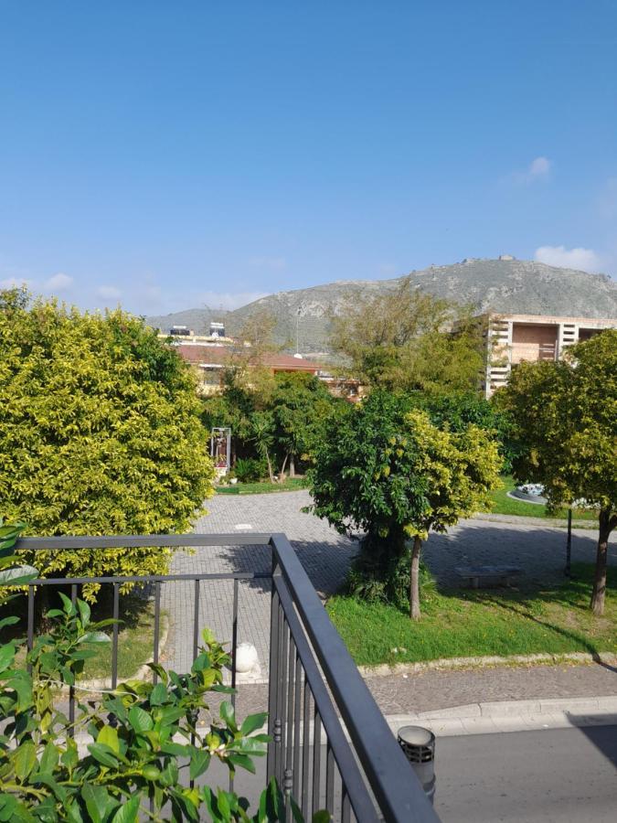 A Casa Di Falco Mondragone Exteriör bild
