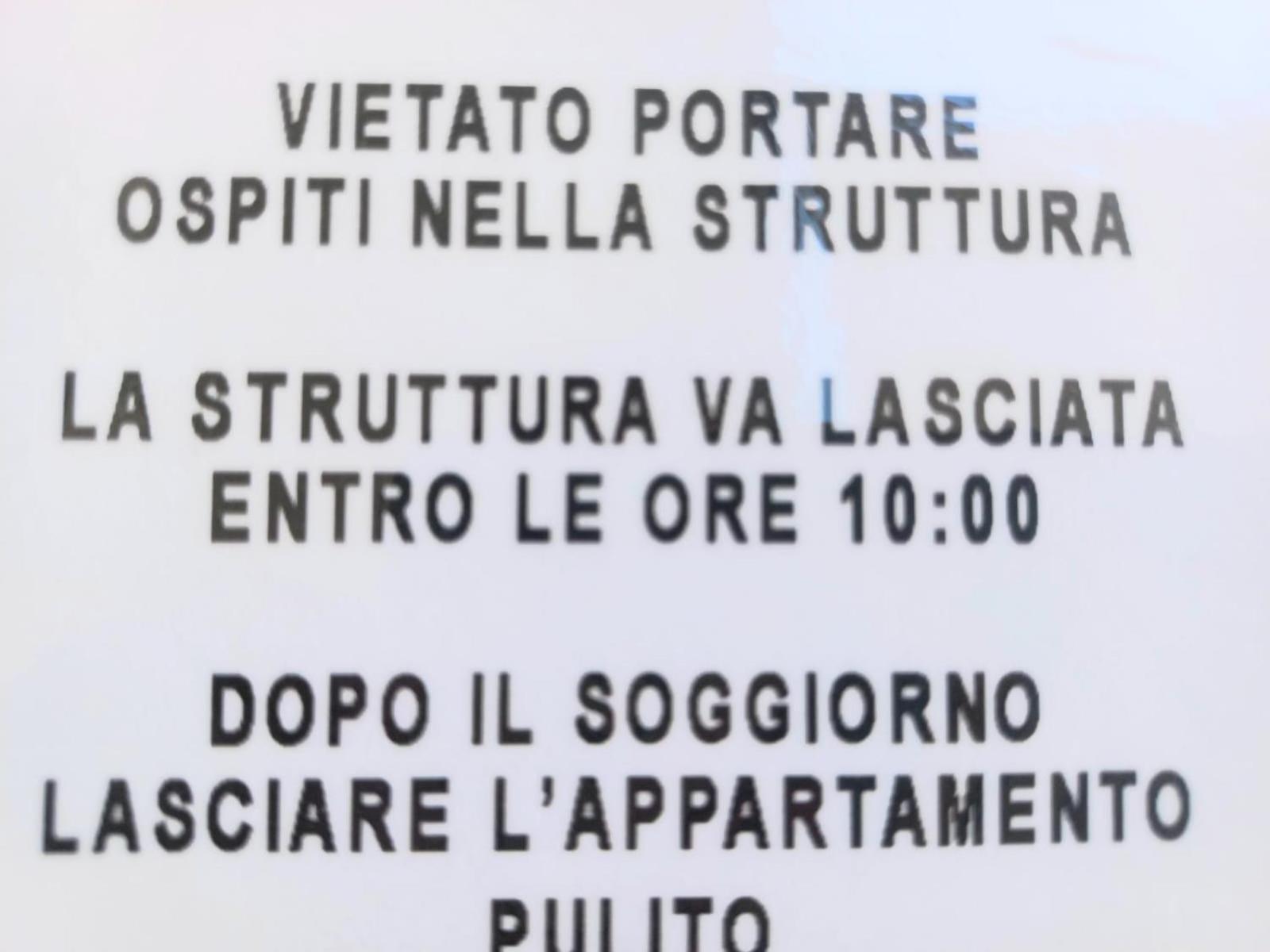 A Casa Di Falco Mondragone Exteriör bild